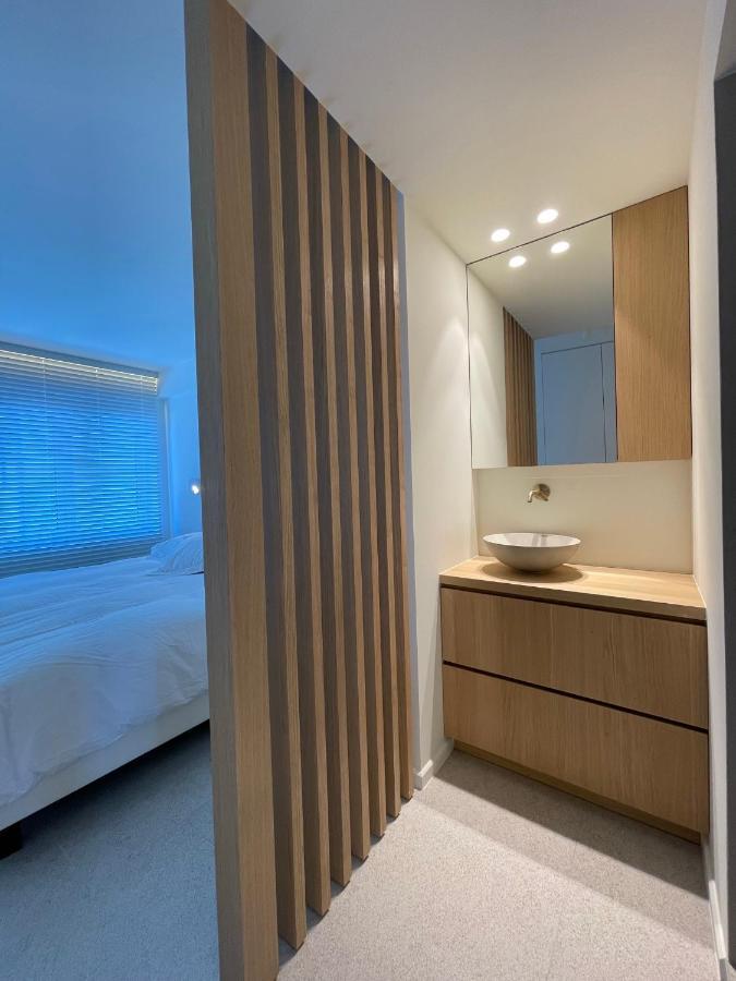 Zeedijk Oostduinkerke Frontaal Zeezicht - Volledig Gerenoveerd 2022! Apartment Luaran gambar